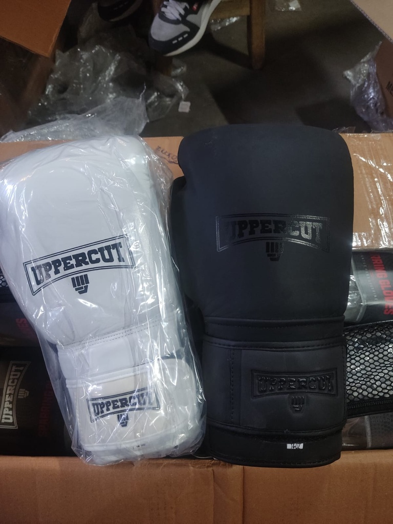 Guante de Box UPP-3930 negro 14oz